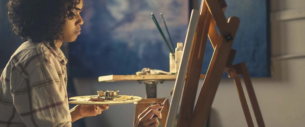 Here’s how to make an artist signature for paintings, drawings, and more.